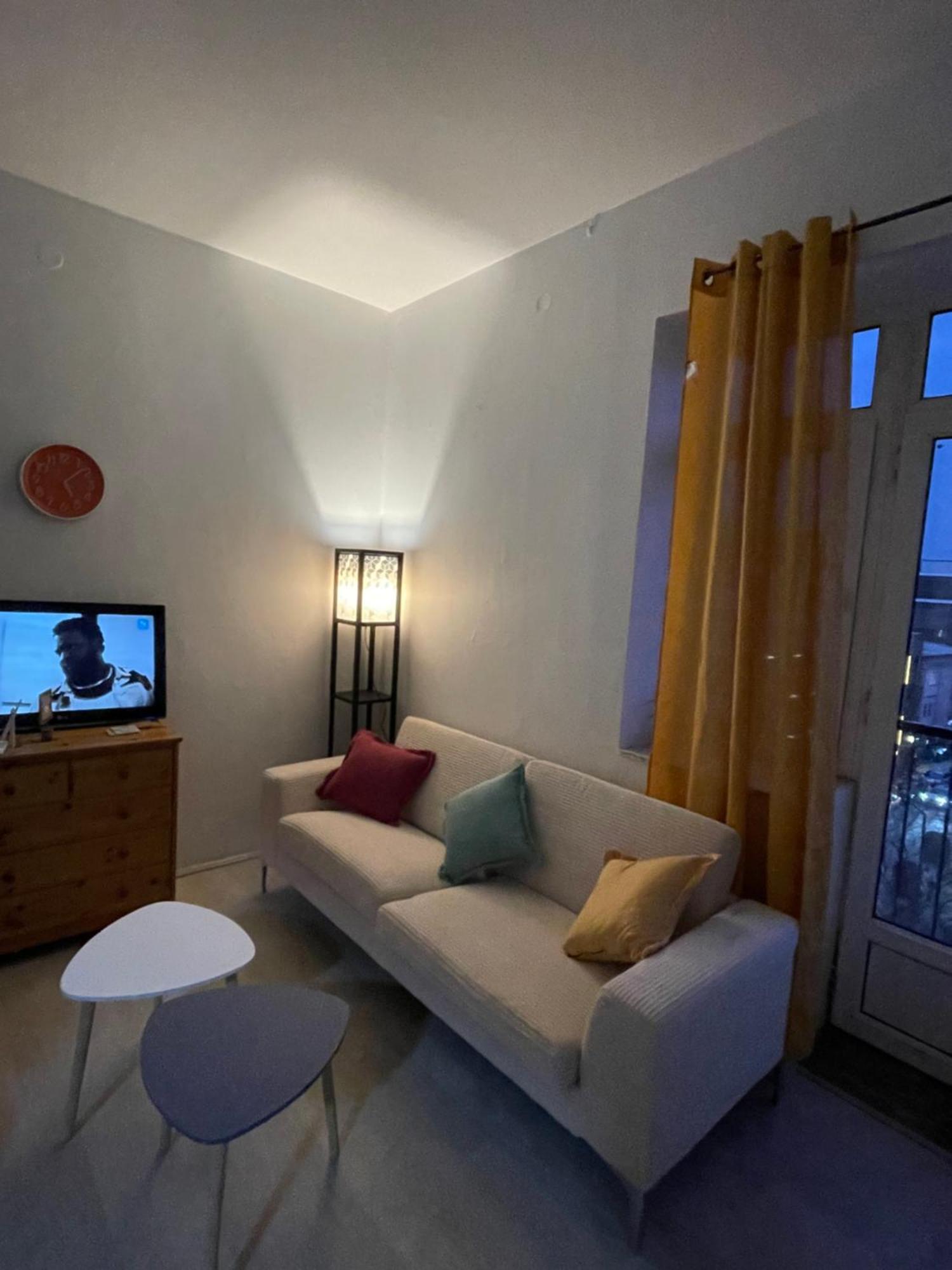 Newborn Center Hostel All Day Free Coffee Pristina Exterior foto